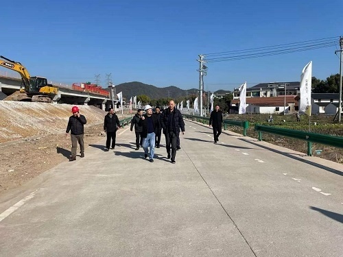 省交科院党委书记曹晓春一行赴项目工地开展"大走访大调研大服务大