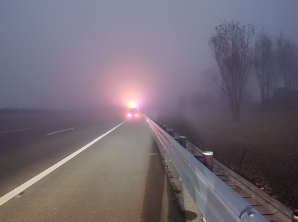 受大雾影响 成都周边部分高速临时管制