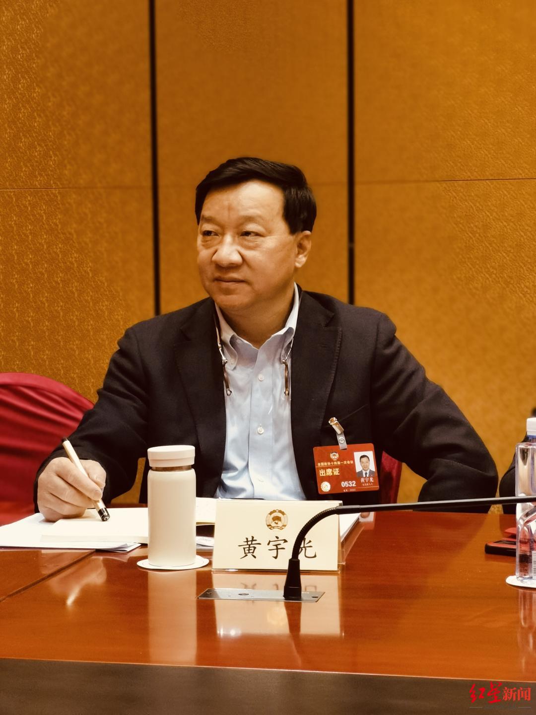 全国政协委员黄宇光建议:将无痛分娩纳入医保,在全社会科普分娩镇痛