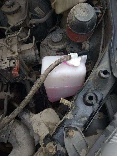 汽车副水箱漏了应该修补?