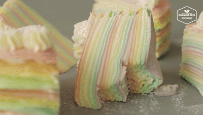 一开卖就疯抢!日销5000 的彩虹千层蛋糕,在家就能轻松做!