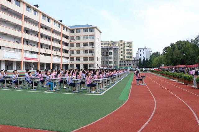 江西省吉安市吉水三中举办室内课间操比赛