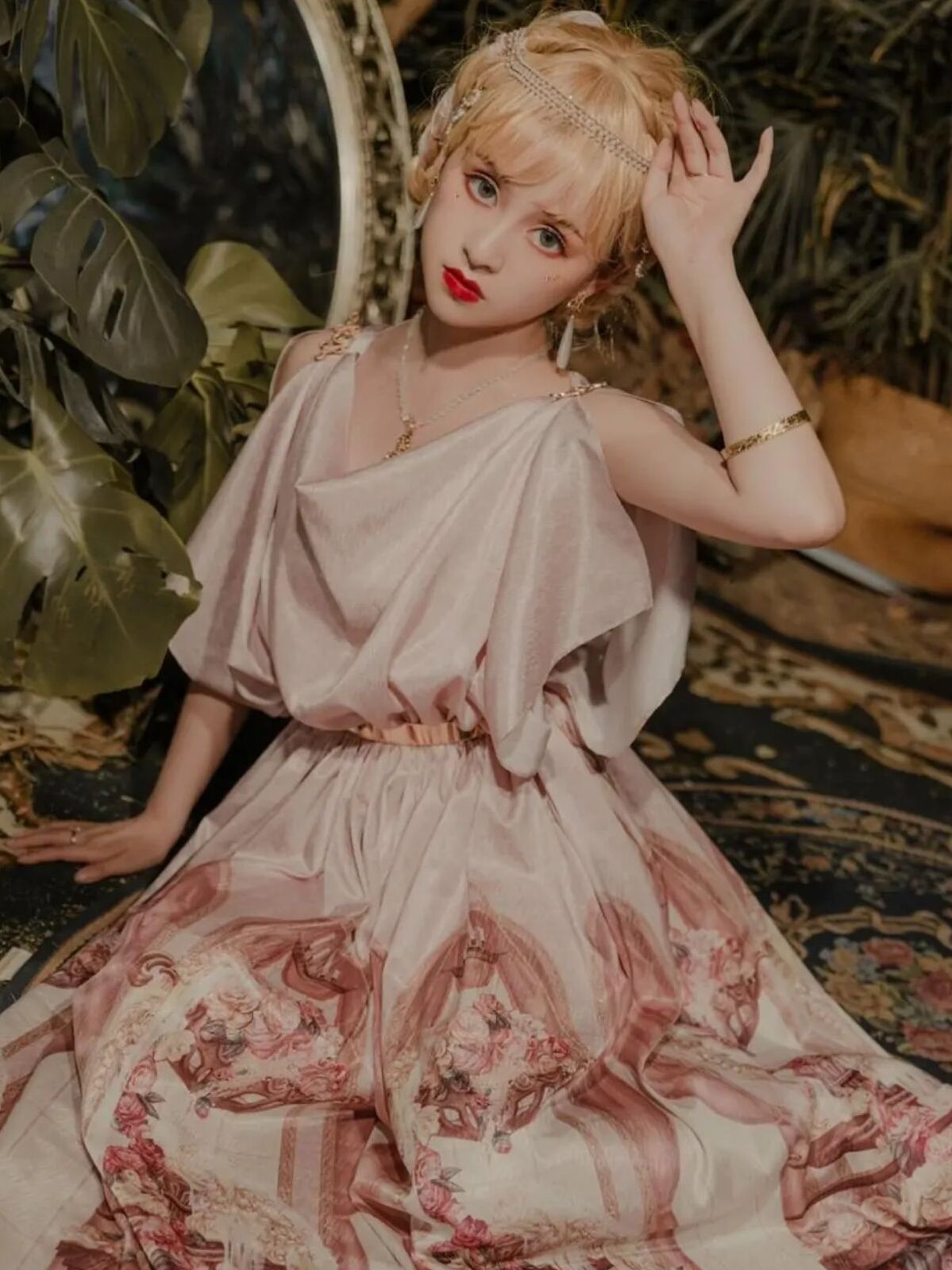 "希腊风"洛丽塔看似软塌塌,其实很高级,可惜大部分lo娘不敢穿