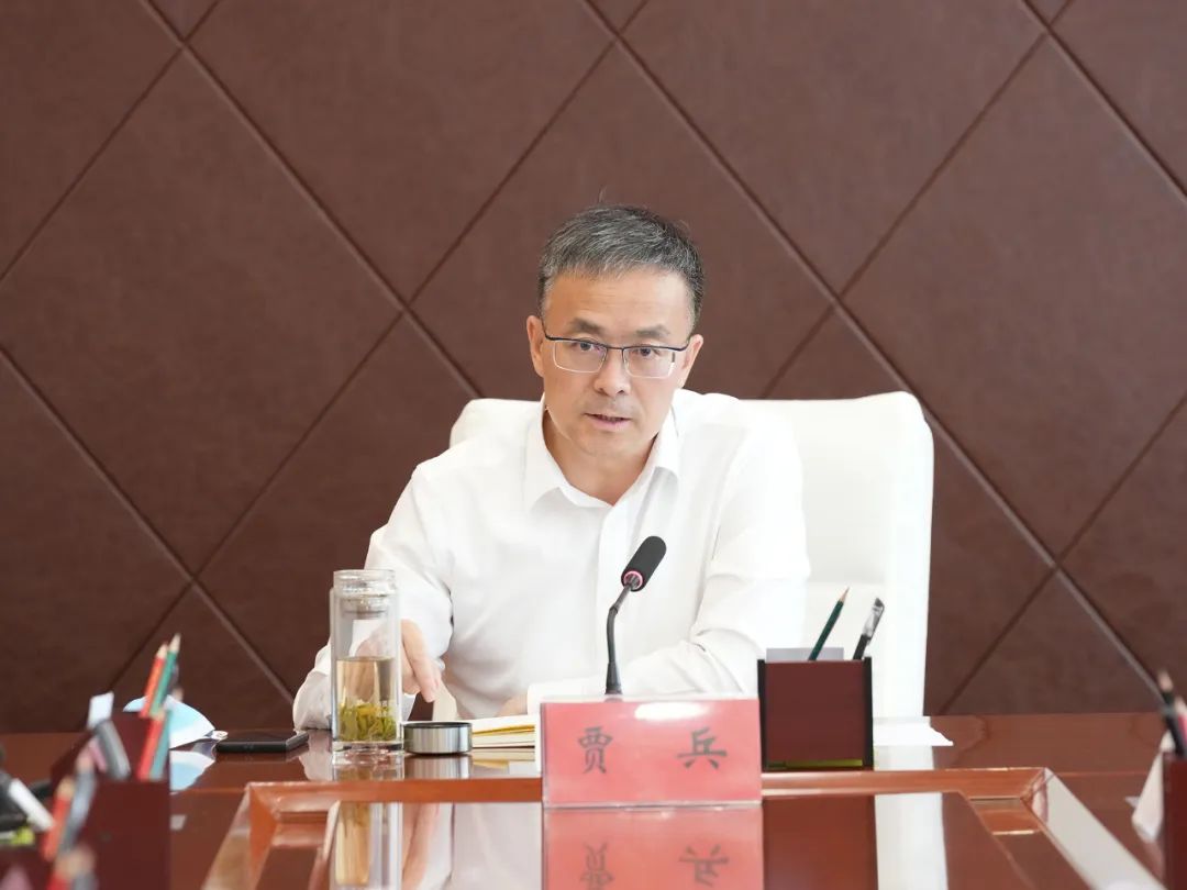 县委书记贾兵一行调研开发区重点项目并召开开发区重点项目调度会