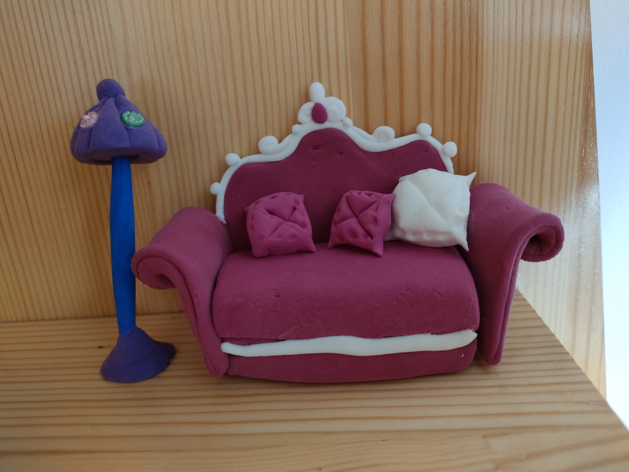 彩泥作品(1):欧式小沙发 可爱落地灯