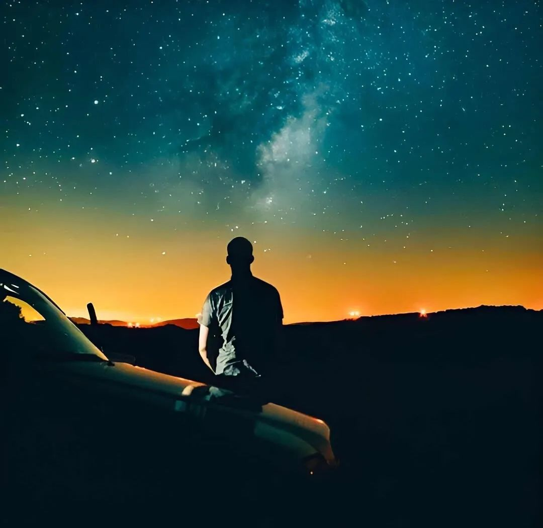 众多孤独感超强男生微信头像/2024年最新款