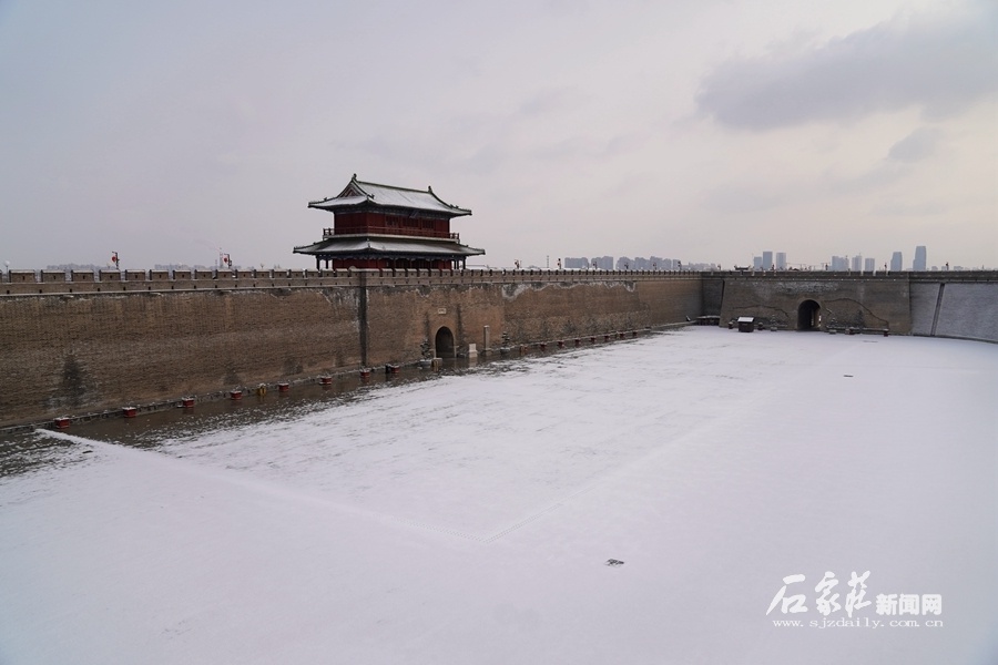 正定南门雪景图片