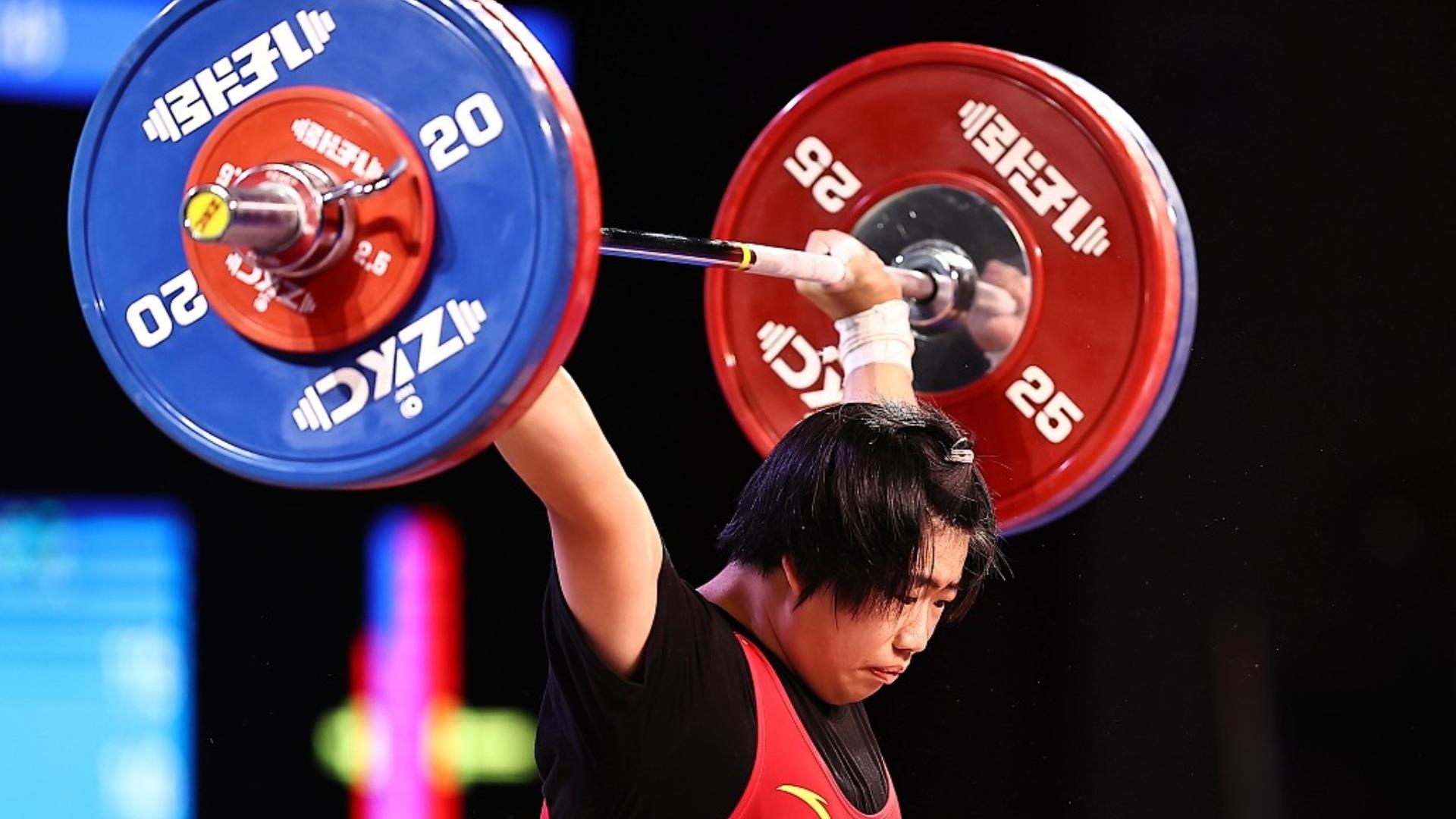举重亚锦赛:廖桂芳破两项世界纪录夺三金