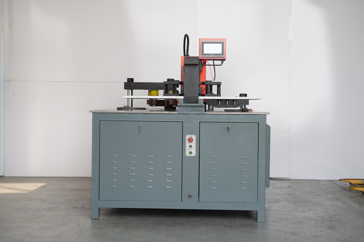 多功能数控母线加工机