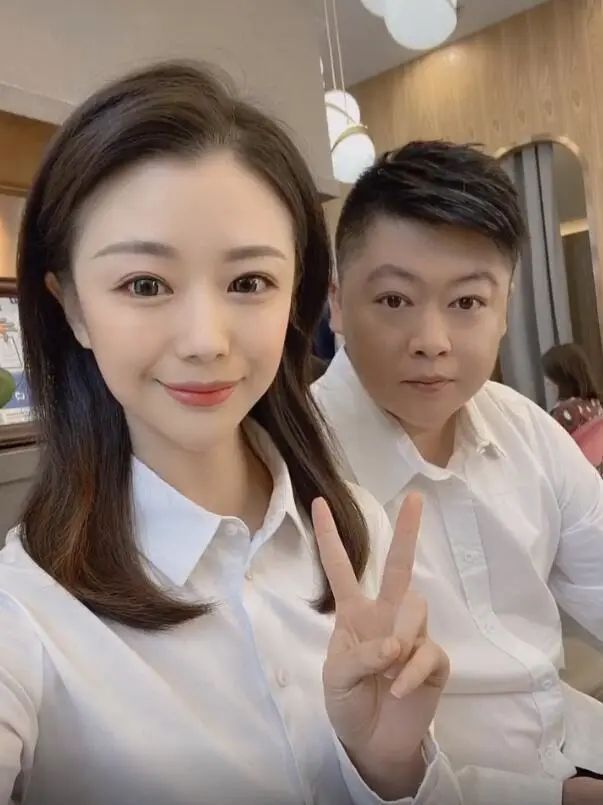 贺树峰的现任老婆照片图片