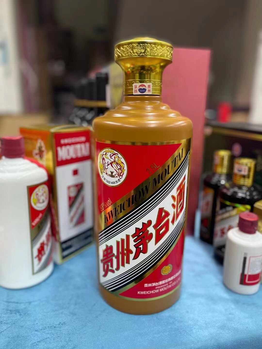 上海回收书画院茅台酒8000一瓶