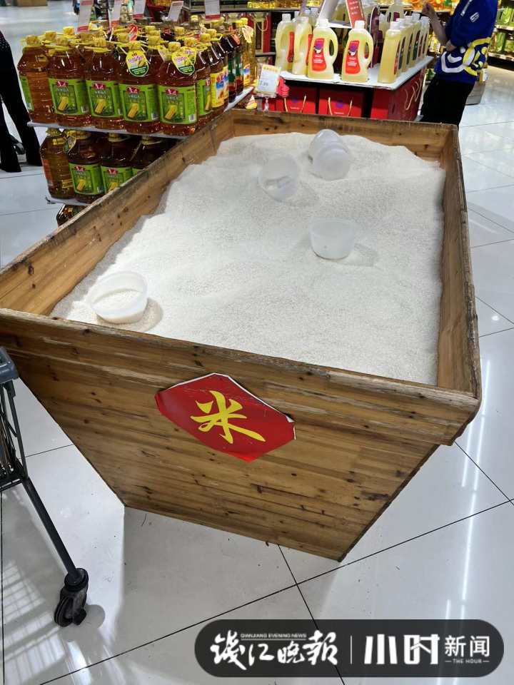 杭州粮油米面供应充足吗?小时新闻记者刚刚去超市,粮油市场看了看