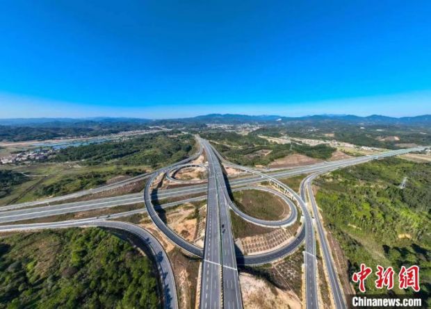 广连高速公路全线通车 湖南及粤北联通大湾区更便捷