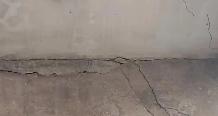 毛坏房地面有裂纹正常吗影响使用吗