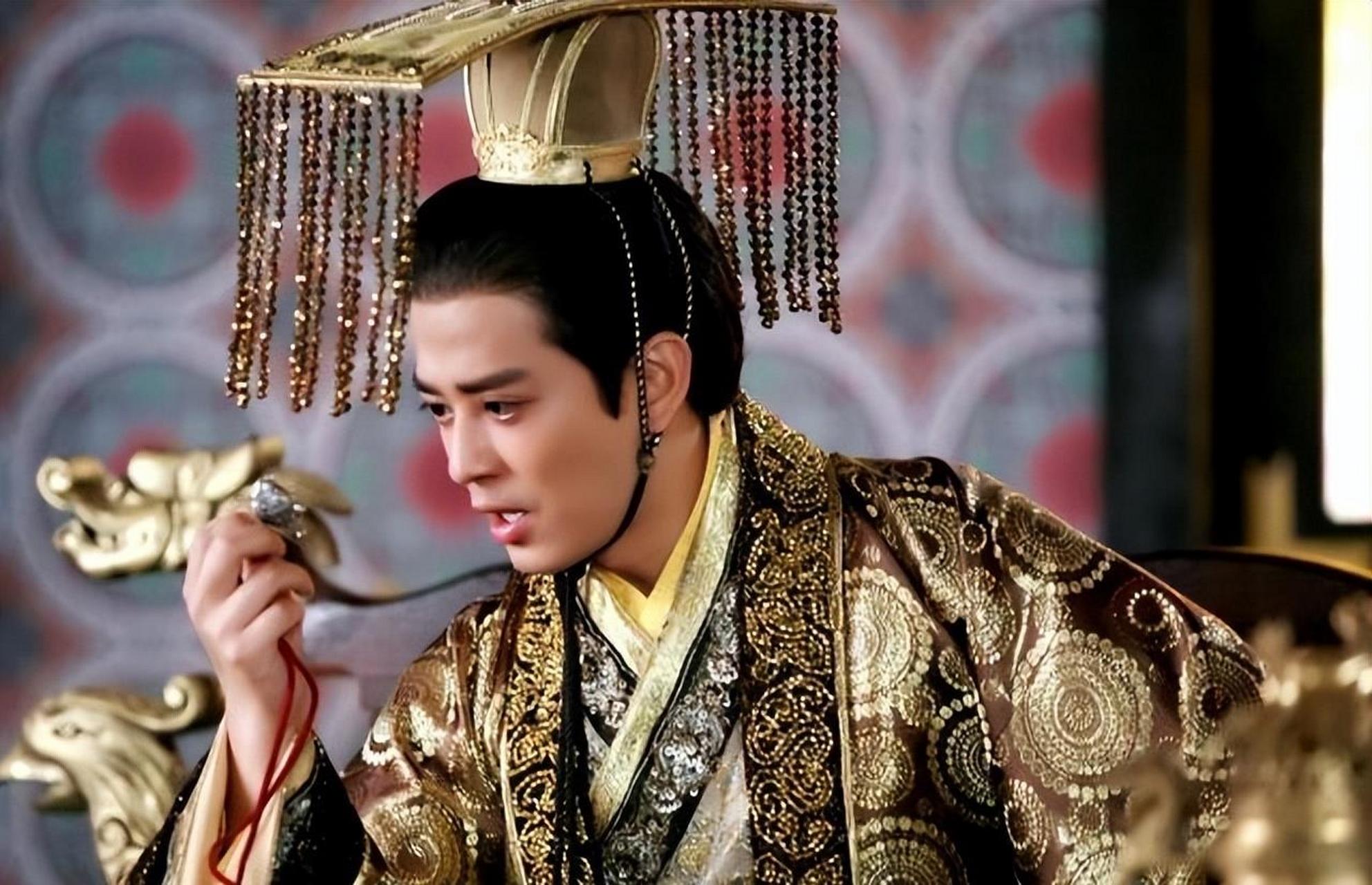 550年,高洋皇帝喝醉,一脸笑嘻嘻地扑向岳母.