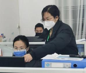 战疫一线 | 法院院长卢靖深入东凌镇督促指导 全员核酸检测工作