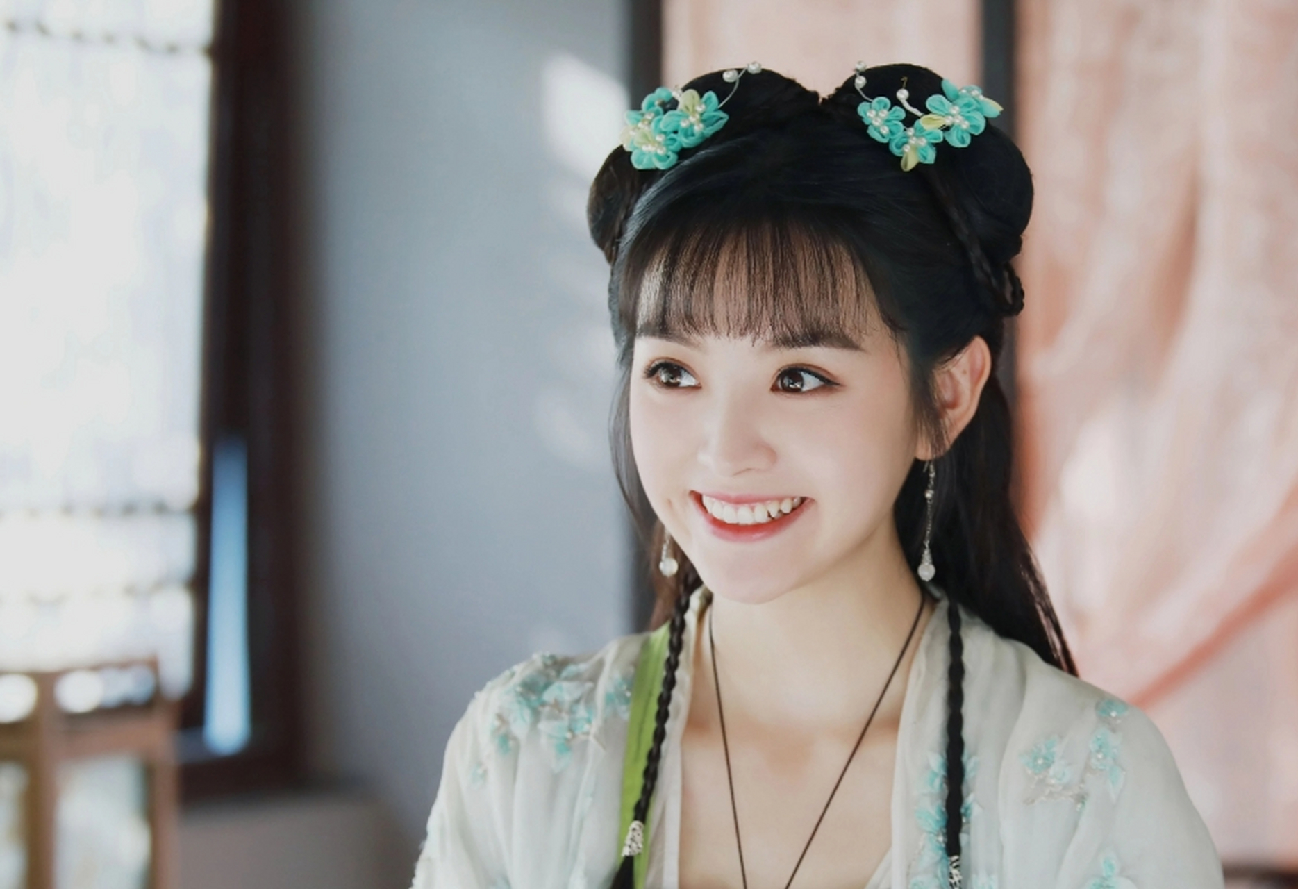 田曦薇的经纪公司是浩瀚星缘.