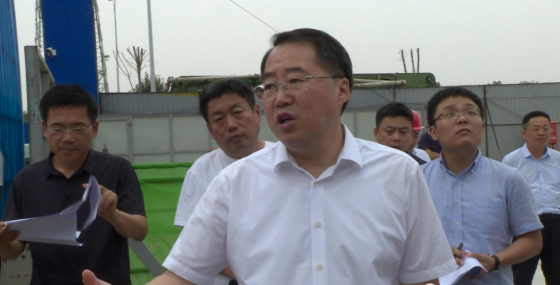 刘文林,谷永强调度大项目建设工作