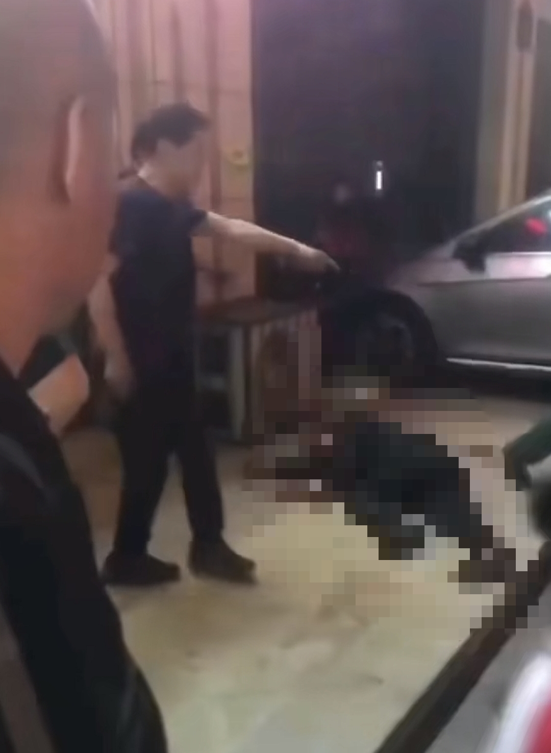 辽宁海城一外卖员捅伤小区保安 多方回应