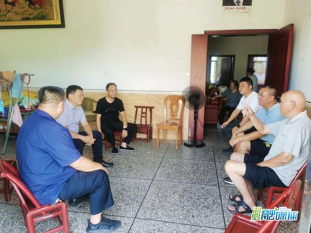 李亚江慰问困难退役军人