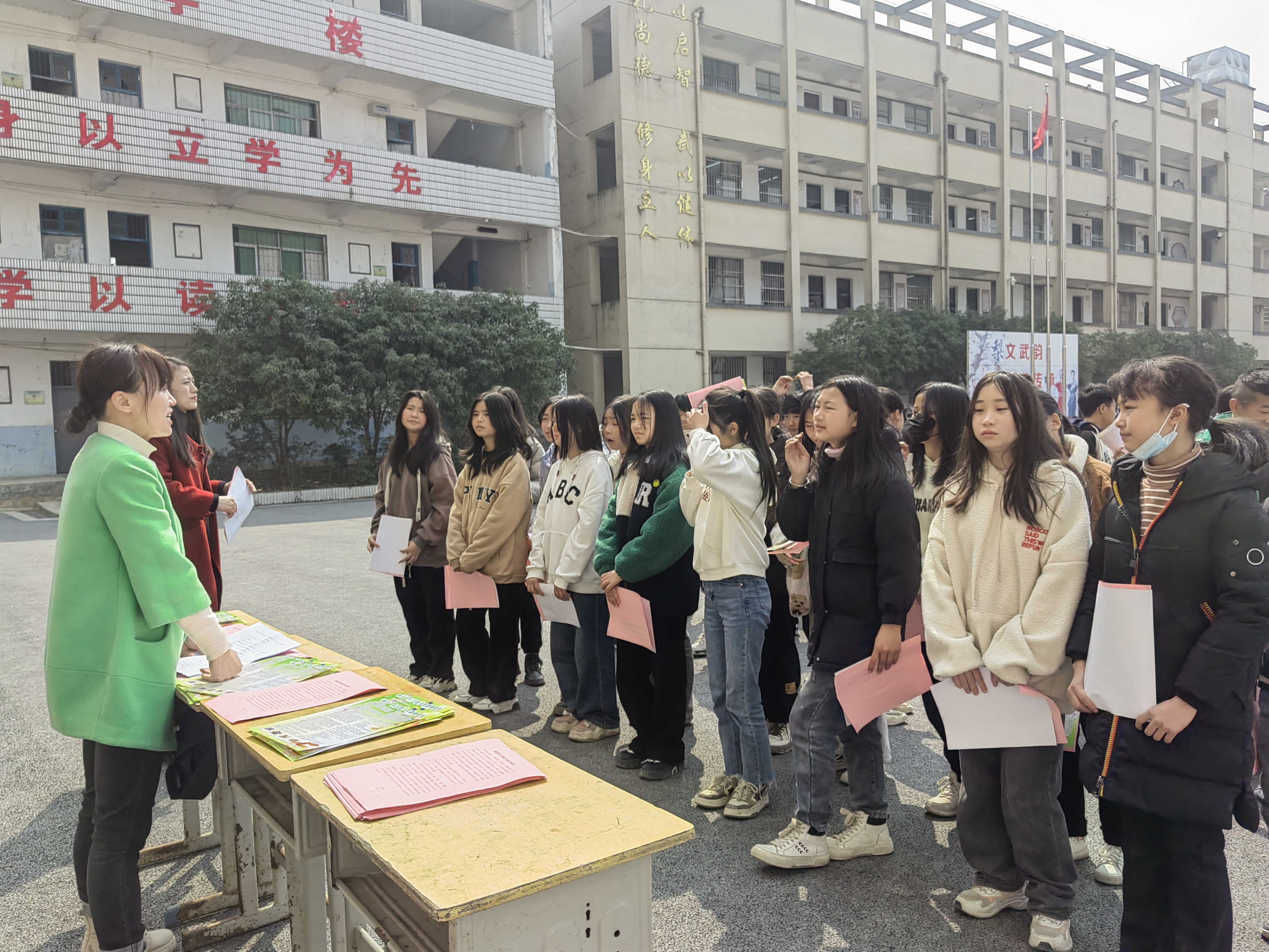 上饶市广信区花厅镇开展"二十大精神宣讲进校园"活动