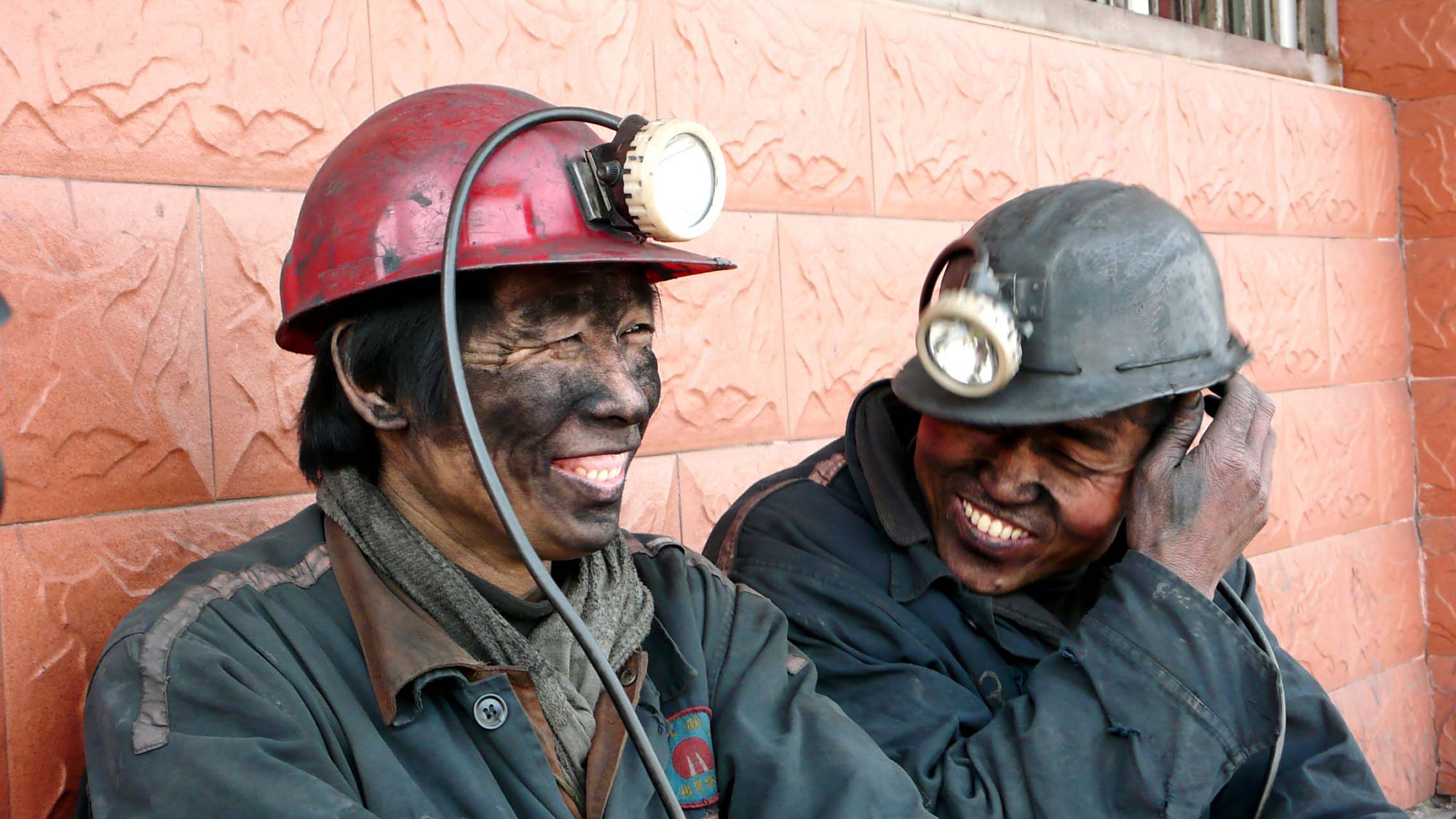 重庆煤矿23人被困:和煤矿工人比,大多数人的烦恼都是无病呻吟