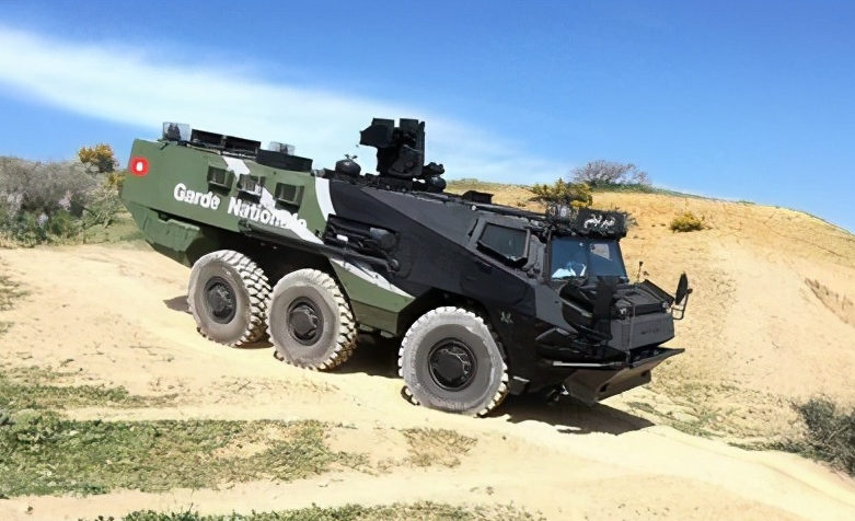 盘点全球现役6×6轮式装甲车