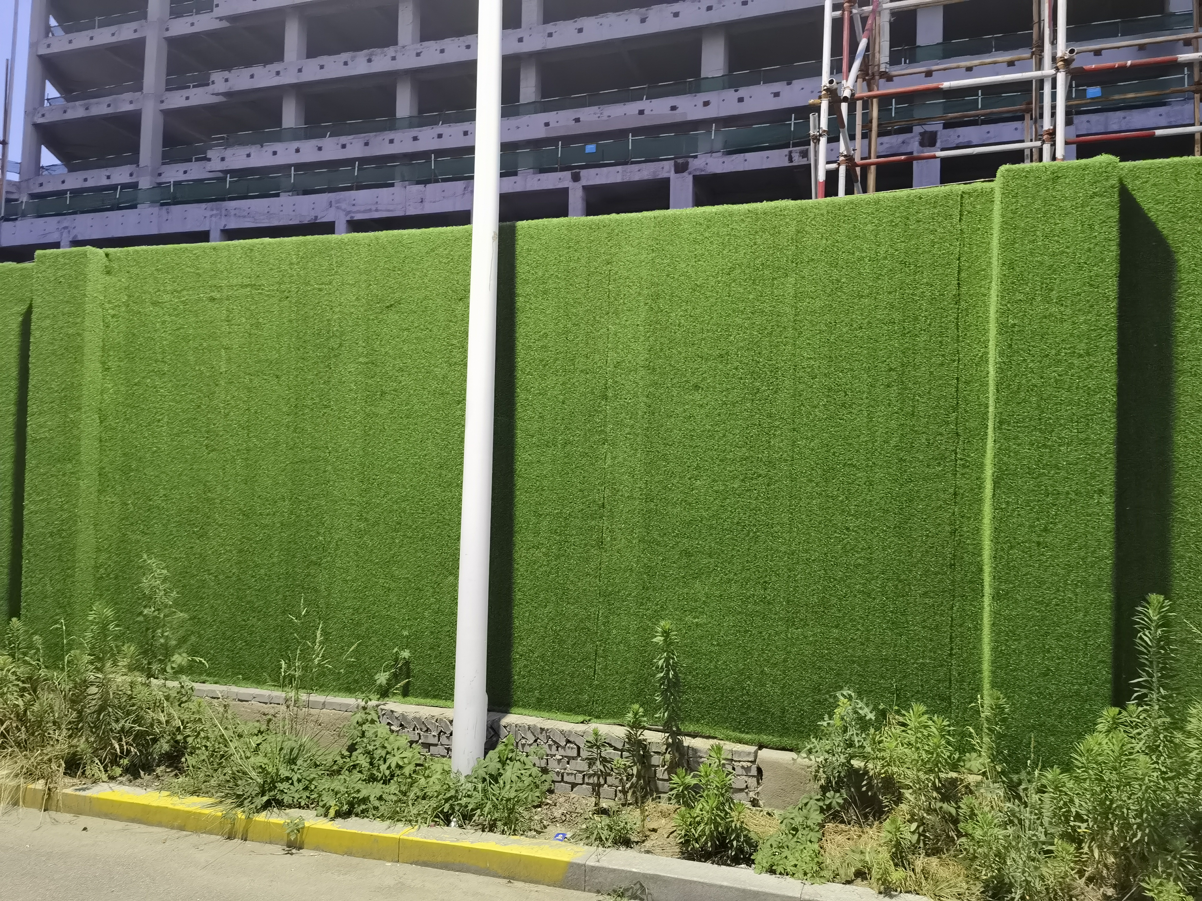 工地围挡人造草坪批发价格,实时报价(查看详情)