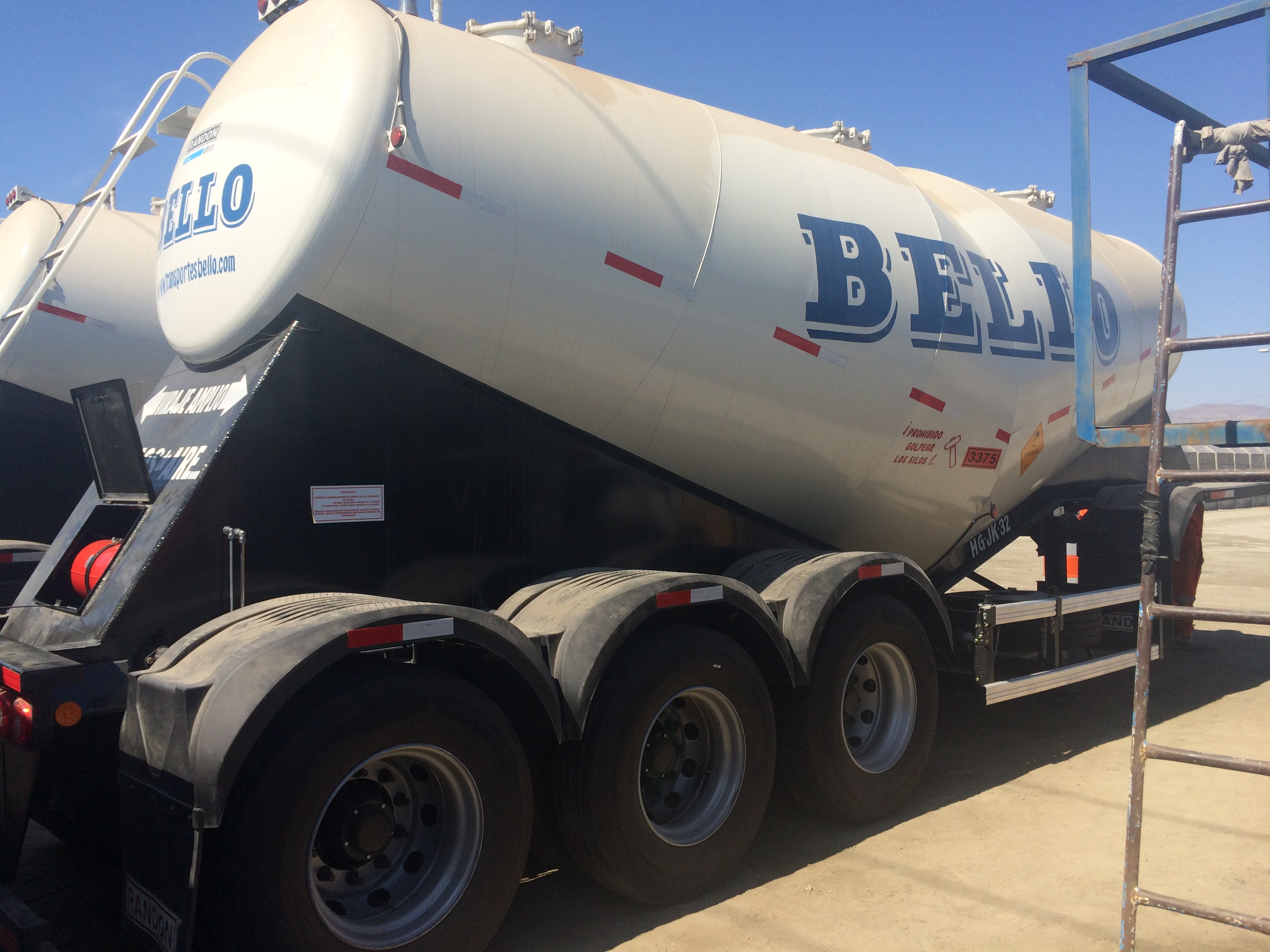 推动凿岩台车等矿用车辆实现自动化控灭火煤矿车用自动灭火系统