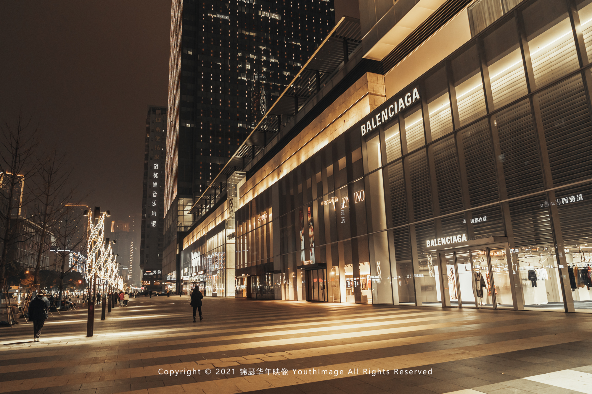 游荡在长沙最繁华的街头