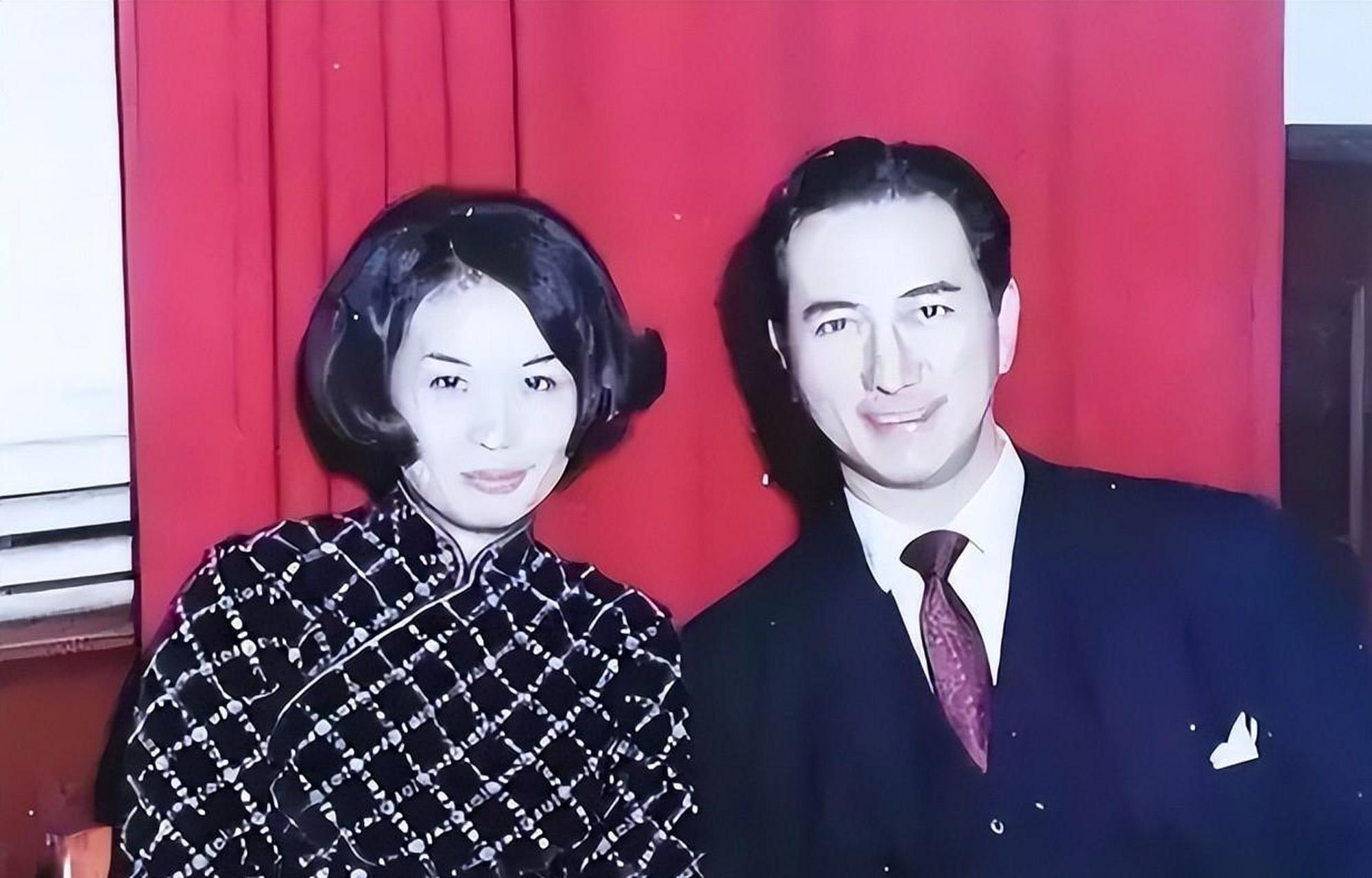 1957年,36岁的赌王何鸿燊对原配黎婉华说:"我不能一辈子当和尚,家大业