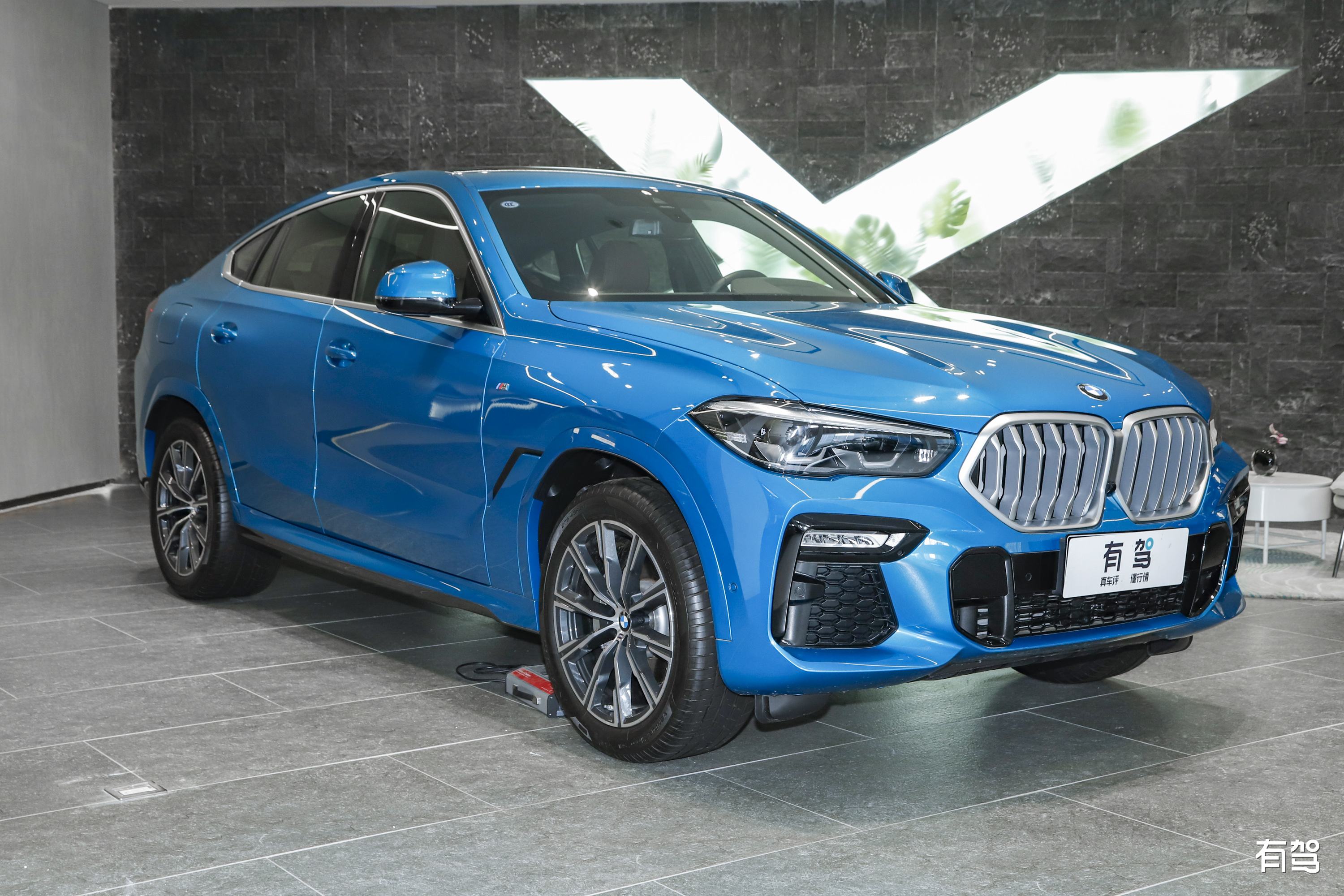 年轻奋斗者好选择:宝马x6,2.0t迸发265马力,动力强,操控性好