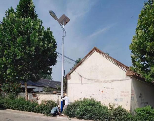 兰陵县尚岩镇:安装路灯暖人心照亮乡村振兴路