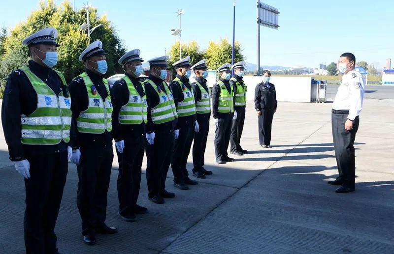 市公安局副局长翟慎利深入交警支队高速大队慰问一线民警辅警|要闻