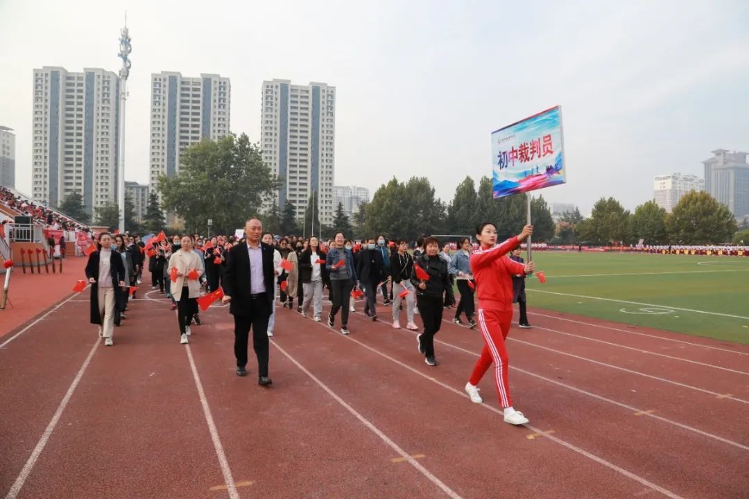 超燃!明德实验学校第二十届田径运动会震撼来袭,附现场精彩视频!