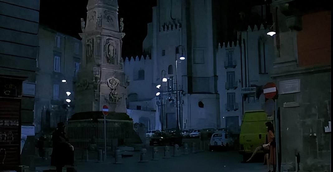 电影中的叙事结构,是否采用了非线性或复杂的叙事技巧