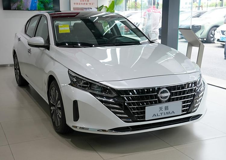 天籁真心版12.78万还送动力总成终身质保,日产年度诚意之作