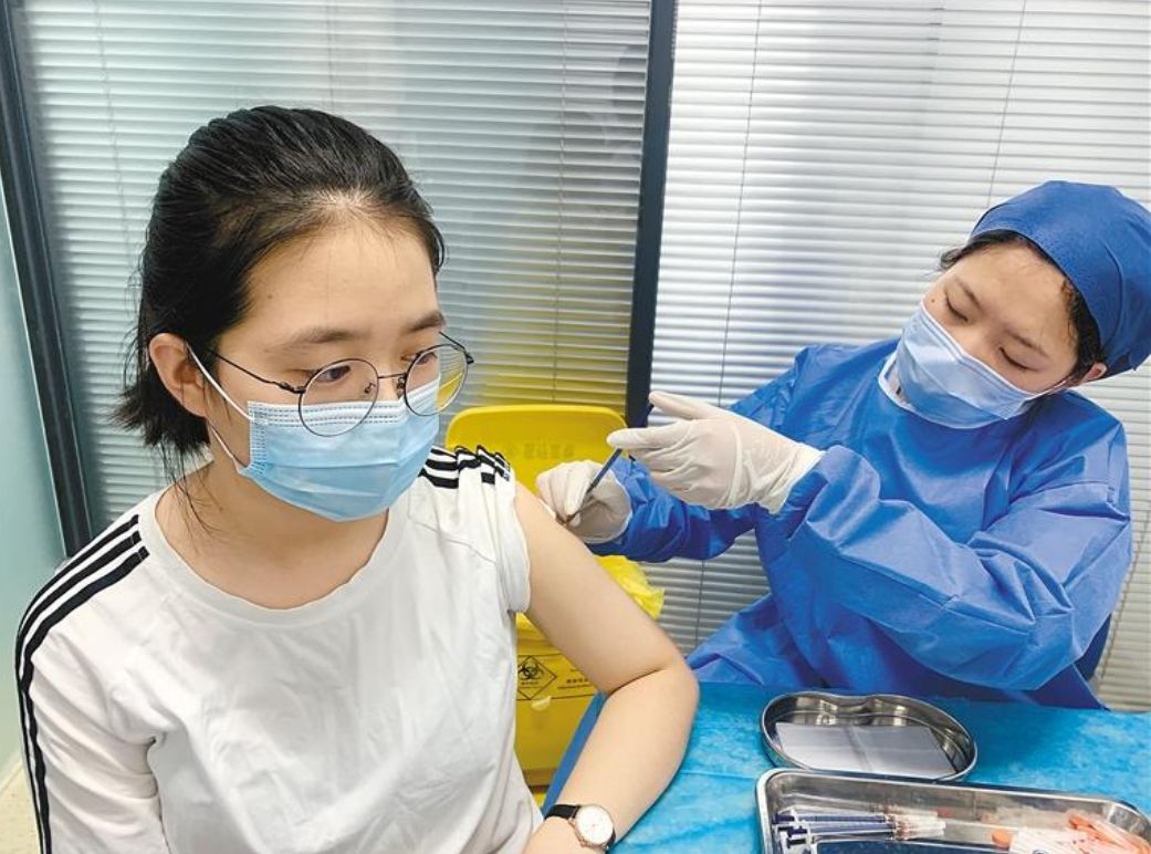 家长必看:青少年接种新冠疫苗前后要注意什么?