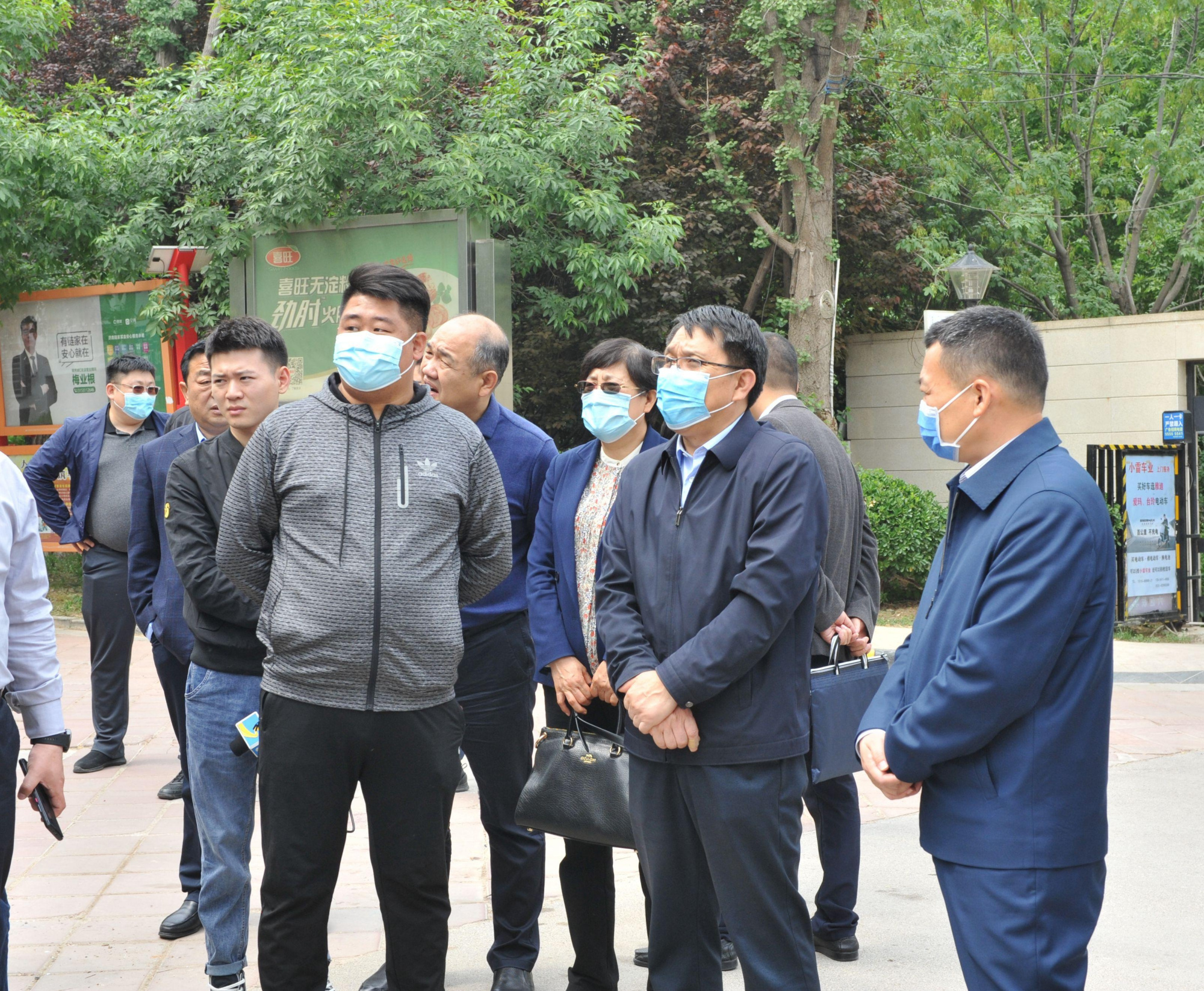 张志光一行到济南督导小区显示屏气象预报传播工作