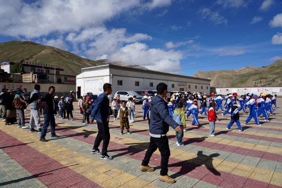 高原深处的温馨家园措美县古堆乡小学寄宿制教育见闻