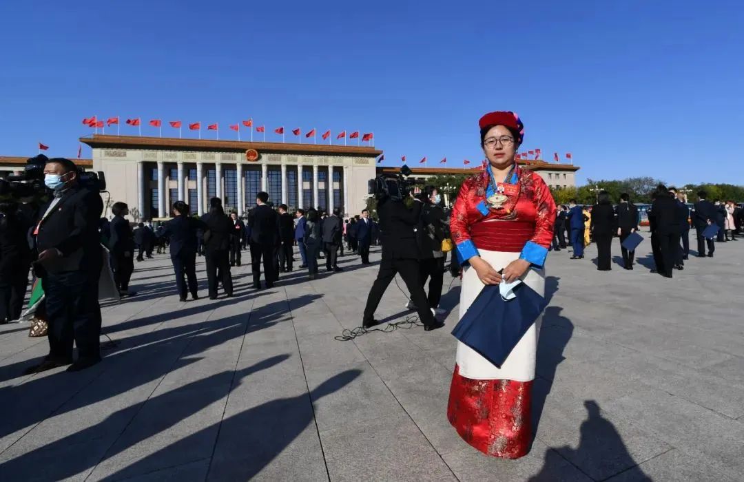 面对面交流!党的二十大代表索朗德吉来身边啦!