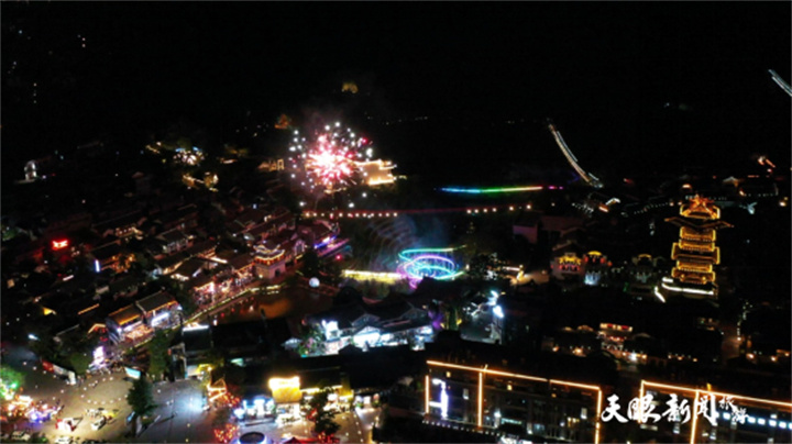 俞敏洪携东方甄选直播团队到访双龙镇巫山峡谷旅游景区