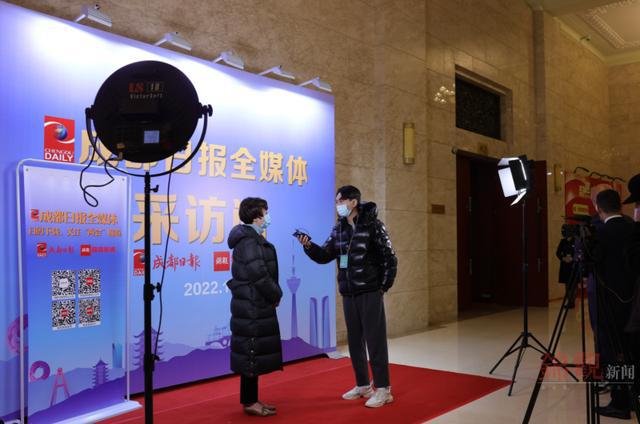 小小采访间连接会场内外分享传播声音