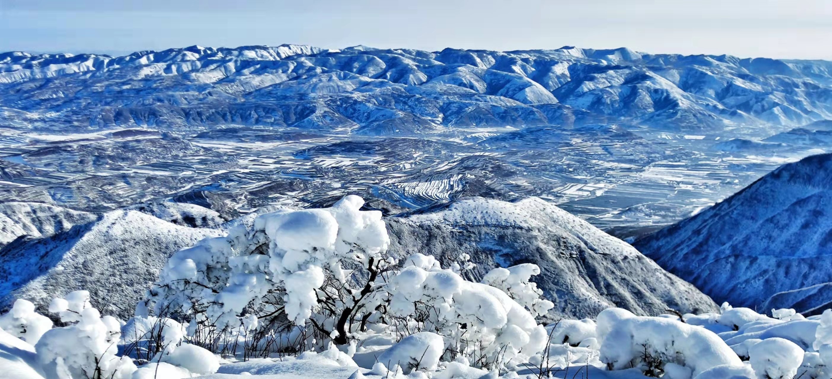春雪后的宁夏六盘山美得出神入化!