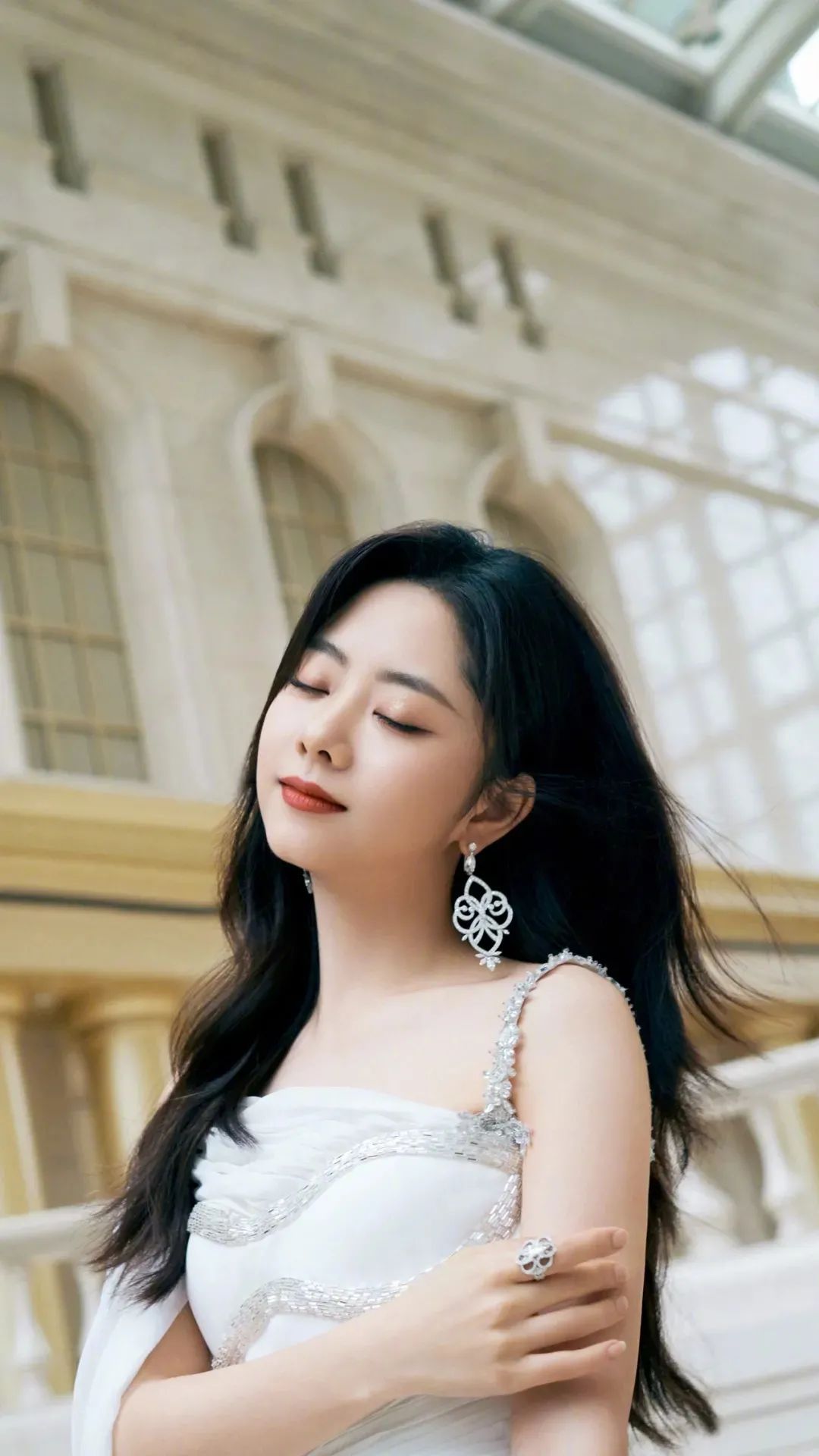 壁纸|回眸一笑百媚生