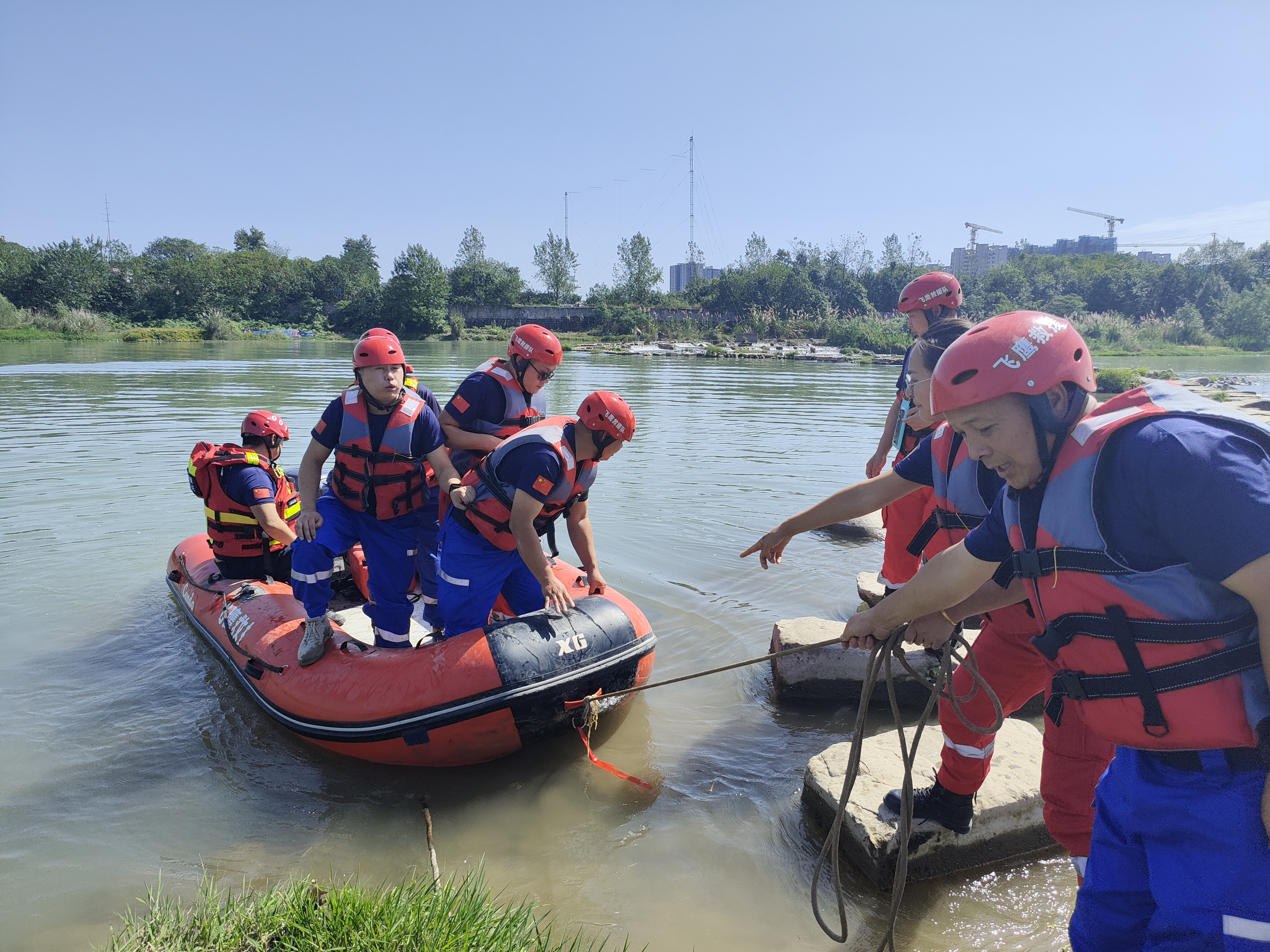 在刻苦中锤炼,在努力中提升,成都飞鹰救援队开展秋季"大练兵"
