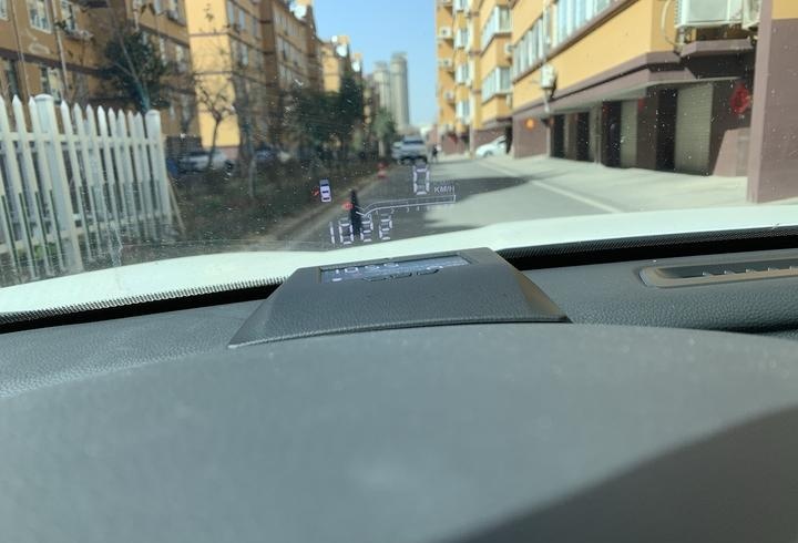 十代雅阁后加装抬头显示hud,圆盾做出了新境界