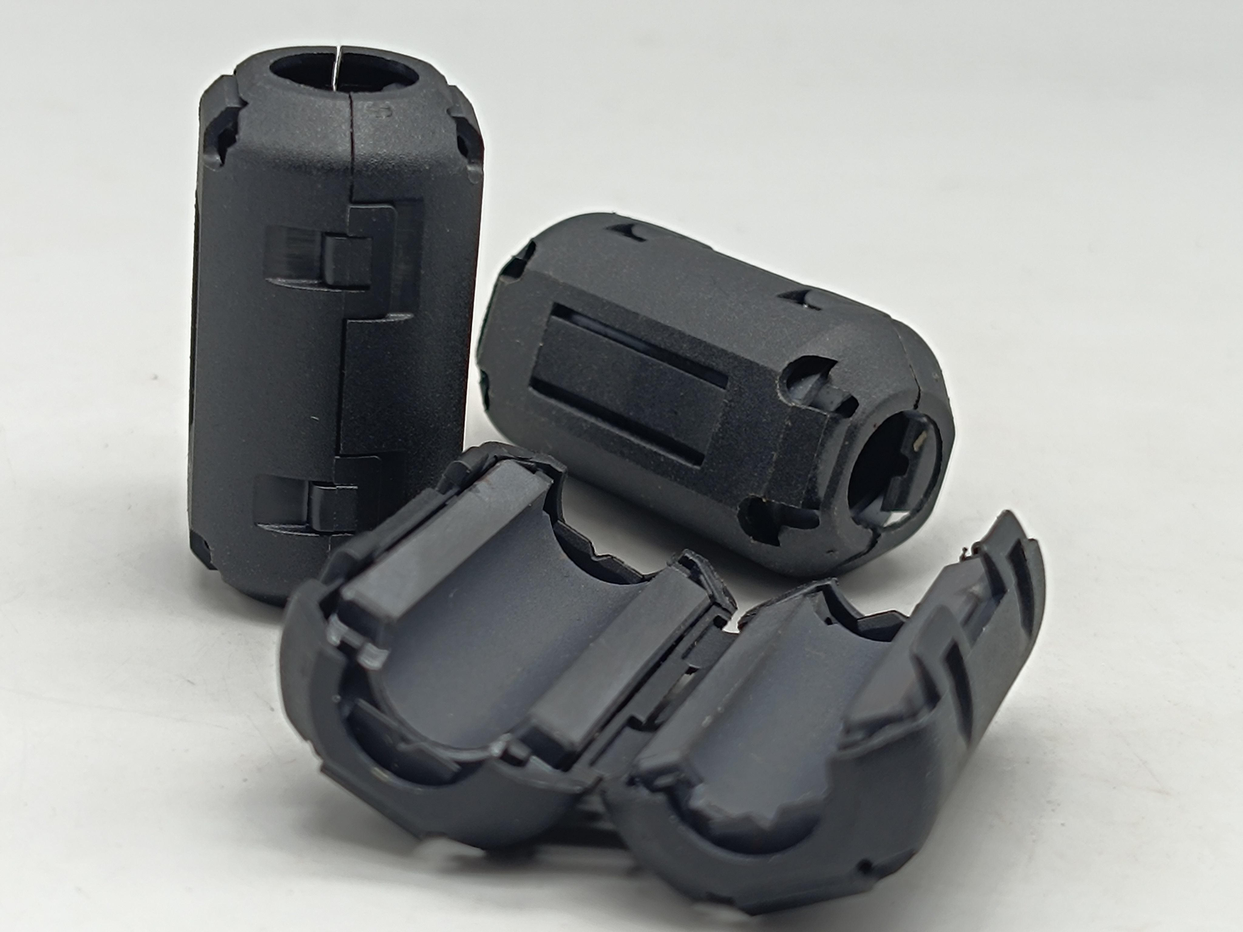 卡扣式铁氧体磁环的使用技巧