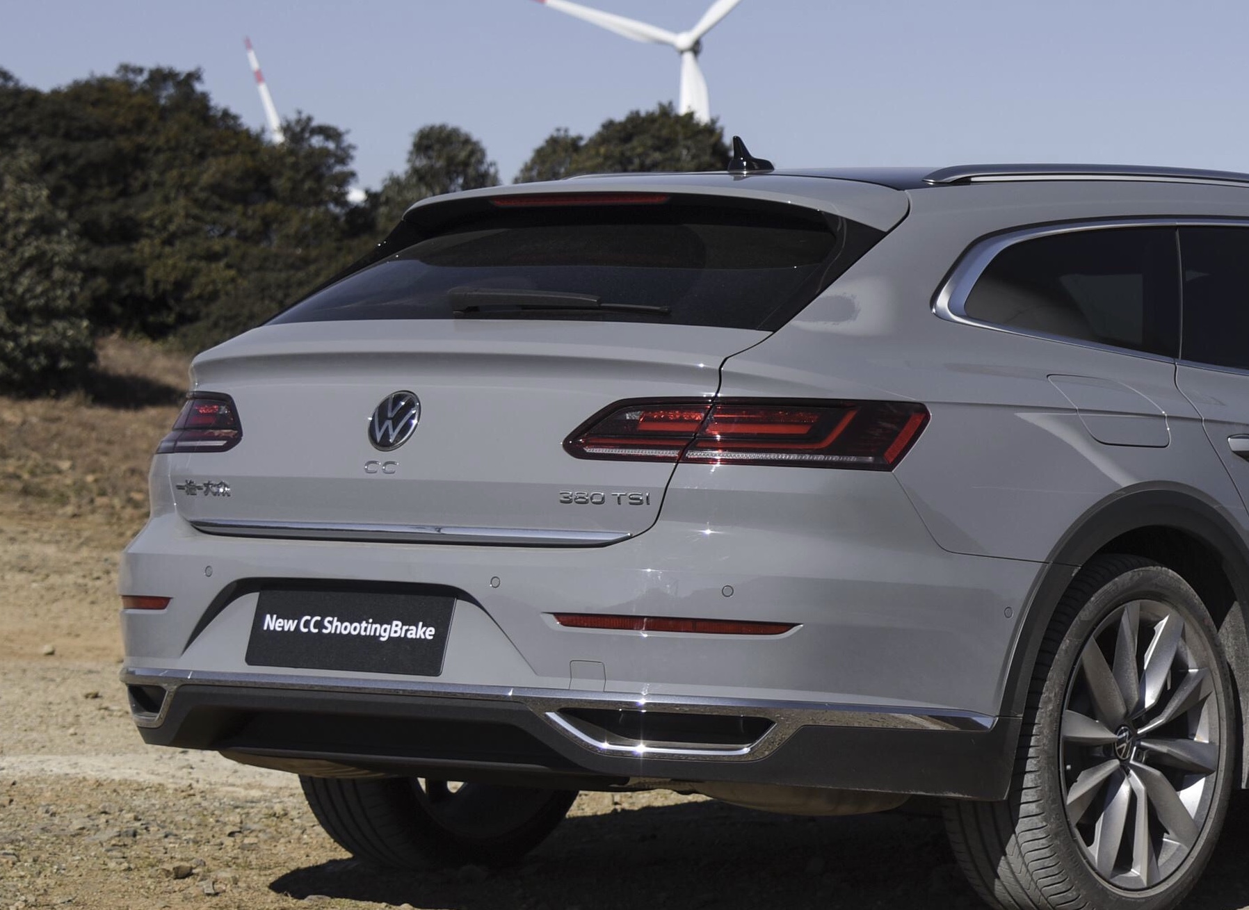 大众又一"猎装"登场!220马力 大掀背,带四个无框门,要啥a4l