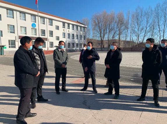 台头山镇组织镇人大代表开展走访调研活动